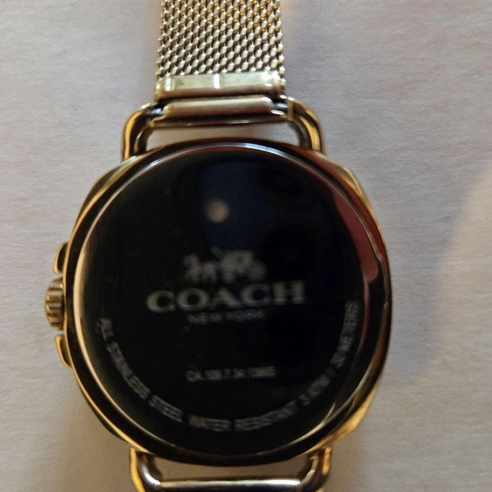 Coach Madison Gold Tone Mesh Bracelet Watch Crystal Bezel CA.108.7.34.1585